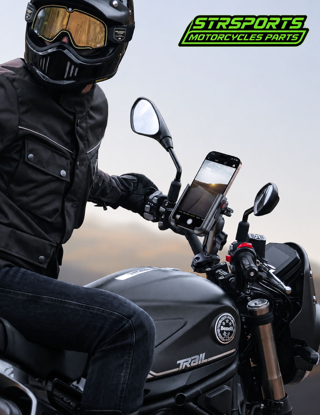 Soporte STRSPORTS montado en moto